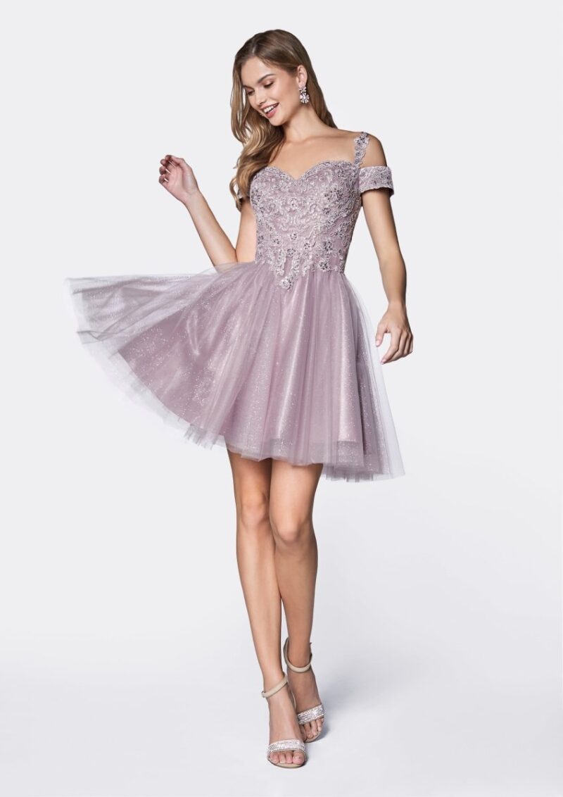 Vestido de Coctel de Encaje con Hombros Descubiertos - Imagen 4