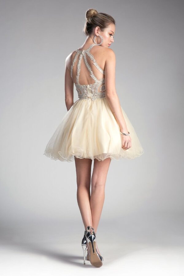 Vestido Corto de Cocktail con Capas - Imagen 12