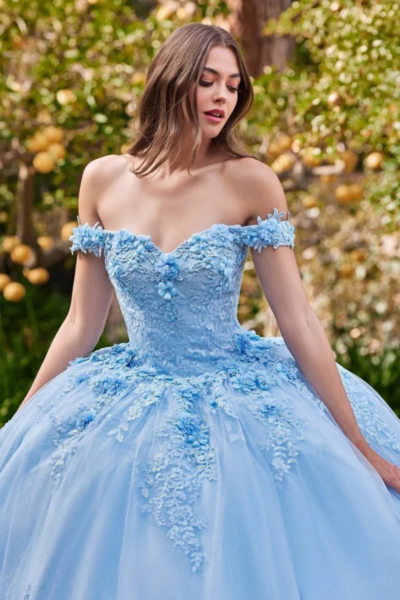 Vestido de Quinceañera Off Shoulder con Estampado Floral