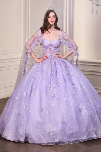 Vestido de Quinceañera Lavanda con Capa y Corsé
