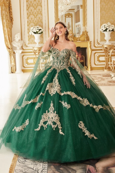 Vestido de Gala de Encaje Dorado en Capas