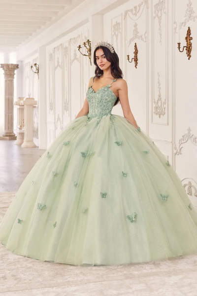 Vestido de Gala para Quinceañera con Escote Corazón y Mariposas en Relieve