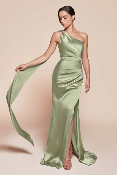 Vestido Satinado de Un Solo Hombro con Drapeado y Estola Posterior